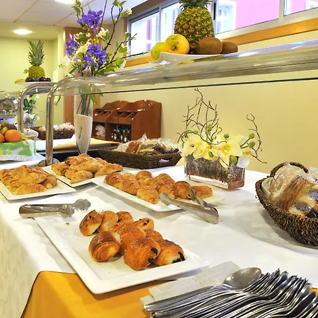 Norat Marina & 4* Superior Отель