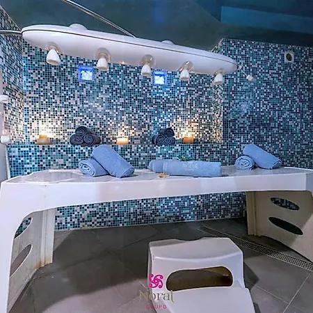 Norat Marina & 4* Superior فندق او غروف